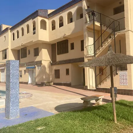 Punta Prima 2 Bed Apartment, 1 Bathroom, 1 Living Area, Kitchen, Shared Pool 아파트 Punta Prima (Alicante)