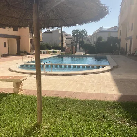 Punta Prima 2 Bed Apartment, 1 Bathroom, 1 Living Area, Kitchen, Shared Pool 아파트 *