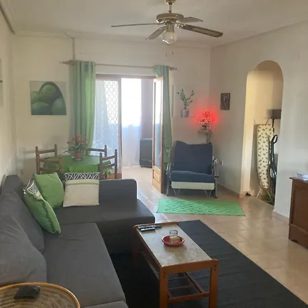 Punta Prima 2 Bed Apartment, 1 Bathroom, 1 Living Area, Kitchen, Shared Pool 아파트 Punta Prima (Alicante)